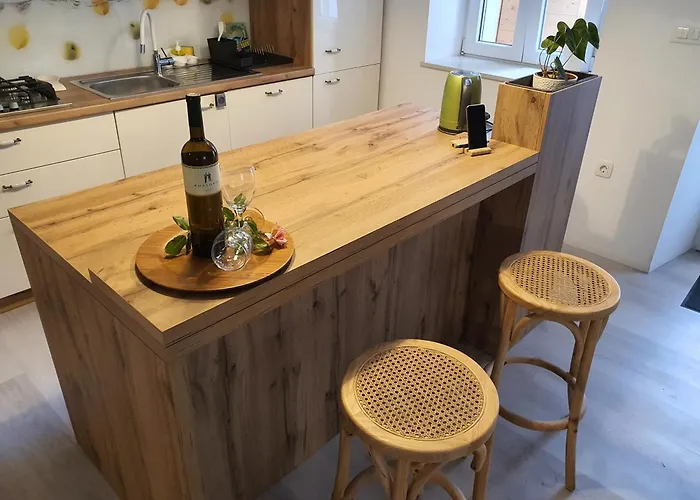 Kuca Za Odmor Zinzula 度假居 *